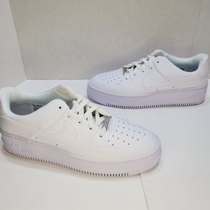 New Nike Women's 10.5 AF1 Sage Low Shoes Triple White AR5339-100 Air Force 1
